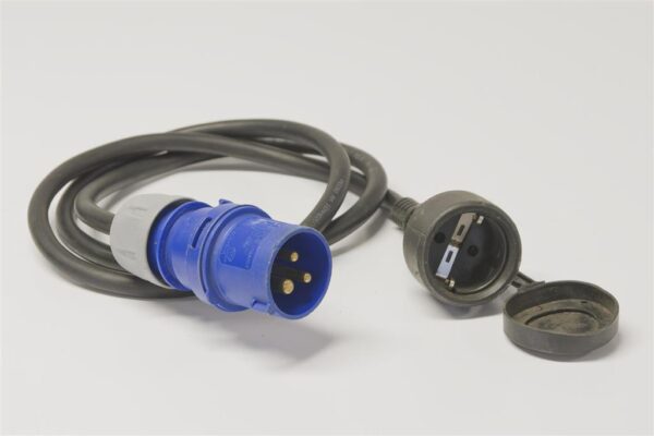 Kabeladapter CEE  16A 3-pol (m) (Caravan) auf Schuko (fm)