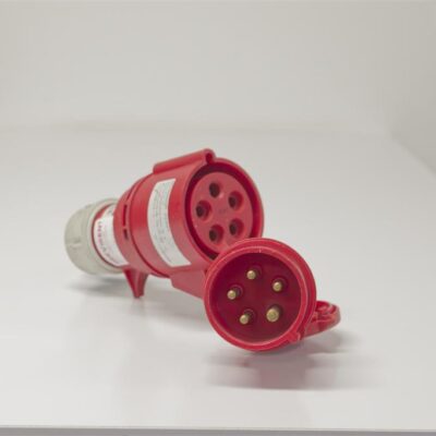 Kabeladapter CEE  16A (m) auf CEE 32A (fm)