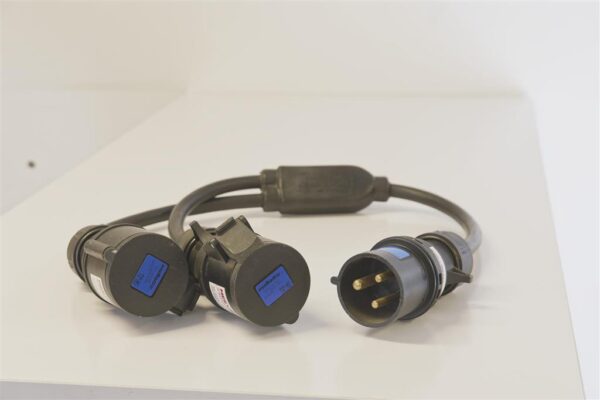 Kabeladapter CEE  32A 3-pol auf 2x CEE 32A 3-pol
