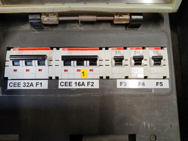 Verteiler CEE 63A auf 1x CEE 32A, 1x CEE 16A, 3x Schuko Sammel RCD – Bild 6