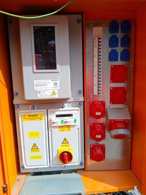 Verteiler (Stahlgehäuse) mit Zählerplatz 63A, Trenner NH00/Sammelschiene auf 1x CEE 63A, 2x CEE 32A, 3x CEE 16A, 6x Schuko, 1x PE-Dinse – Bild 5