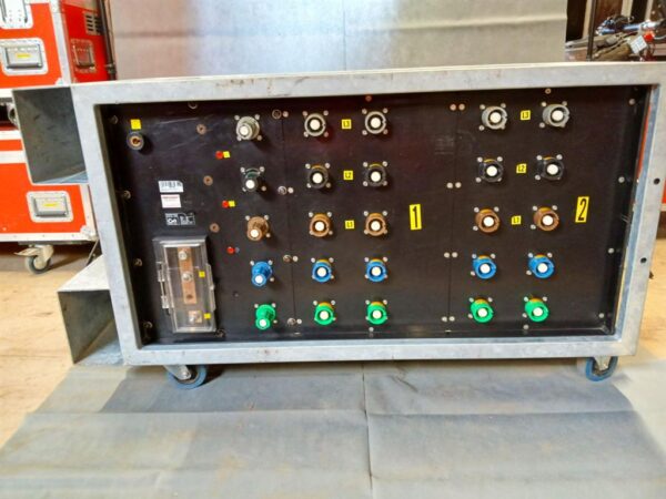 Verteiler Powerlock 630A auf 4x Powerlock 400A, 1x PE-Dinse – Bild 4