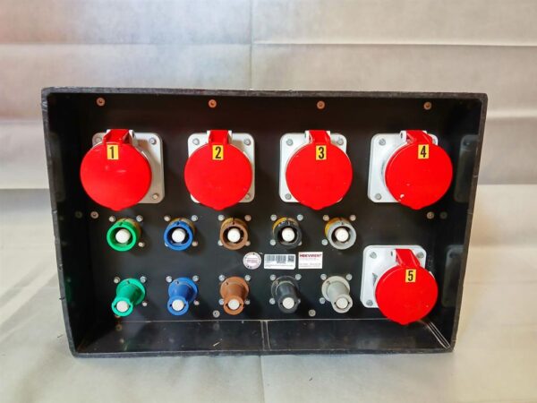 Verteiler Powerlock 400A auf 1x Powerlock 400A, 5x CEE 63A, 1x PE-Dinse