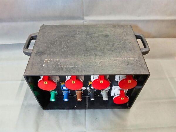Verteiler Powerlock 400A auf 1x Powerlock 400A, 5x CEE 63A, 1x PE-Dinse – Bild 4
