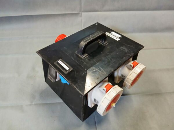 Verteiler CEE 125A auf 2x CEE 125A, 1x Schuko
