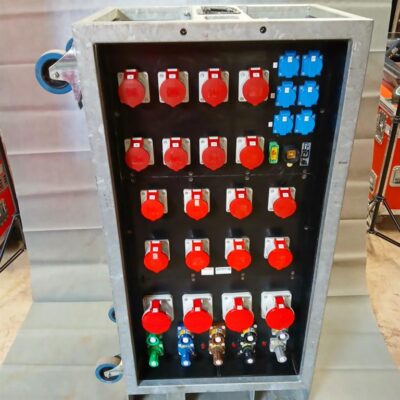Verteiler Powerlock 400A auf 1x Powerlock 400A, 4x CEE 63A, 4x CEE 32A, 12x CEE 16A, 6x Schuko, 1x cPot, 1x PE-Dinse