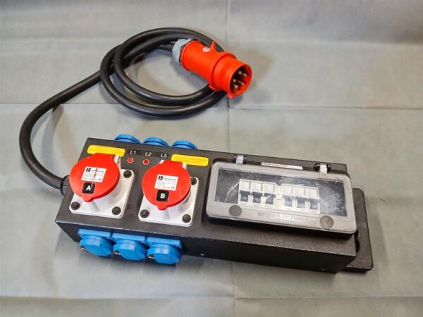 Verteiler CEE 32A auf 2x CEE 16A, 6x Schuko