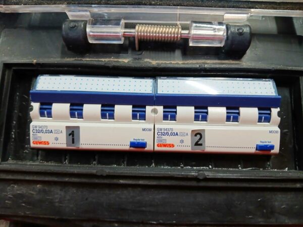 Verteiler CEE 63A auf 2x CEE 32A, mit RCBO – Bild 4