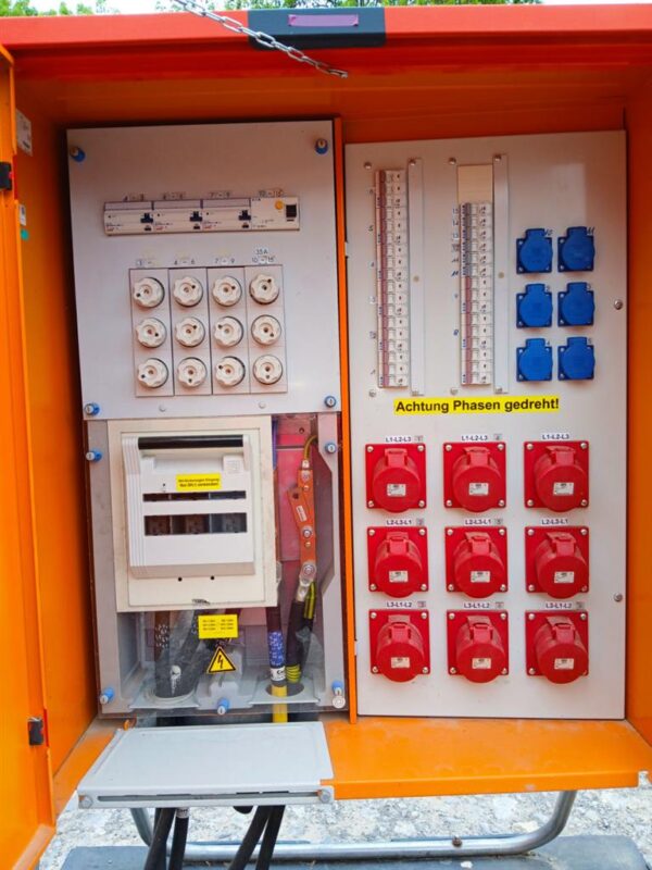 Verteiler (Stahlgehäuse) 160A, Powerlock 315A auf 9x CEE 32A, 6x Schuko, 1x PE-Dinse