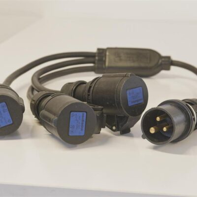 Kabeladapter CEE  16A 3-pol auf 3x CEE 16A 3-pol