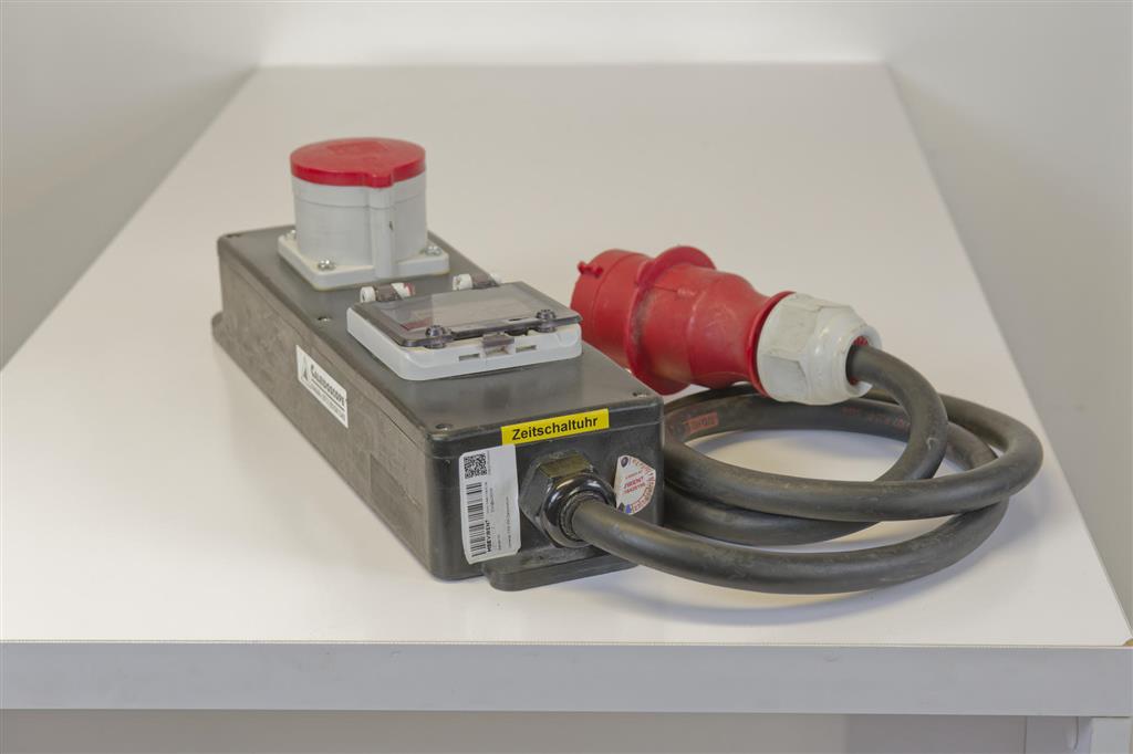 Zeitschaltuhr CEE 32A auf 1x CEE 32A