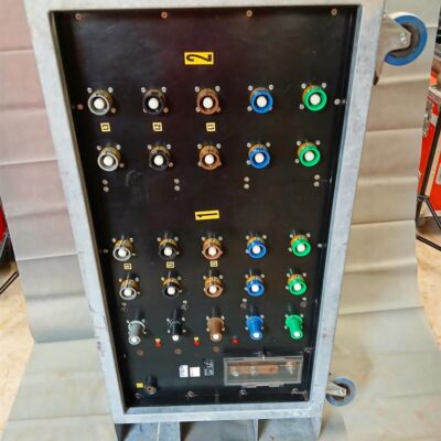 Verteiler Powerlock 630A auf 4x Powerlock 400A, 1x PE-Dinse