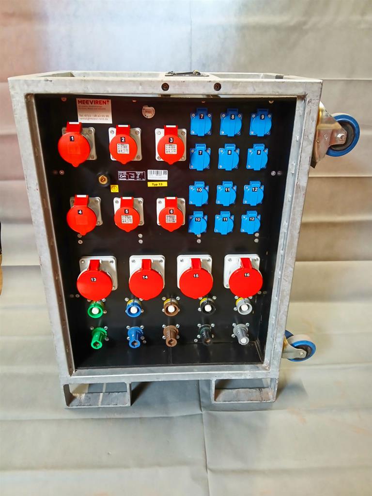 Verteiler Powerlock 400A auf 1x Powerlock 400A, 4x CEE 63A, 2x CEE 32A, 4x CEE 16A, 12x Schuko, 1x PE-Dinse