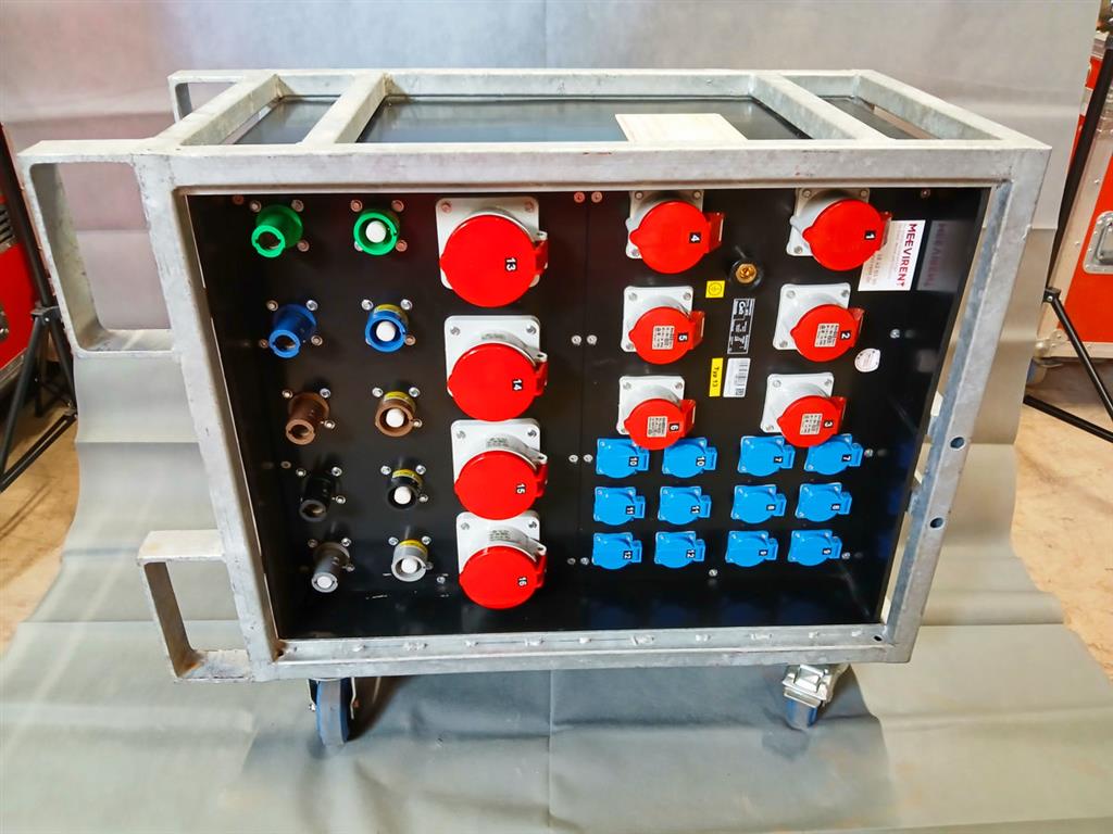 Verteiler Powerlock 400A auf 1x Powerlock 400A, 4x CEE 63A, 2x CEE 32A, 4x CEE 16A, 12x Schuko, 1x PE-Dinse – Bild 4