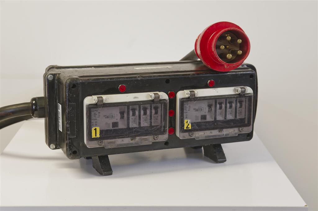 Verteiler CEE 63A auf 2x CEE 32A, mit RCD – Bild 4
