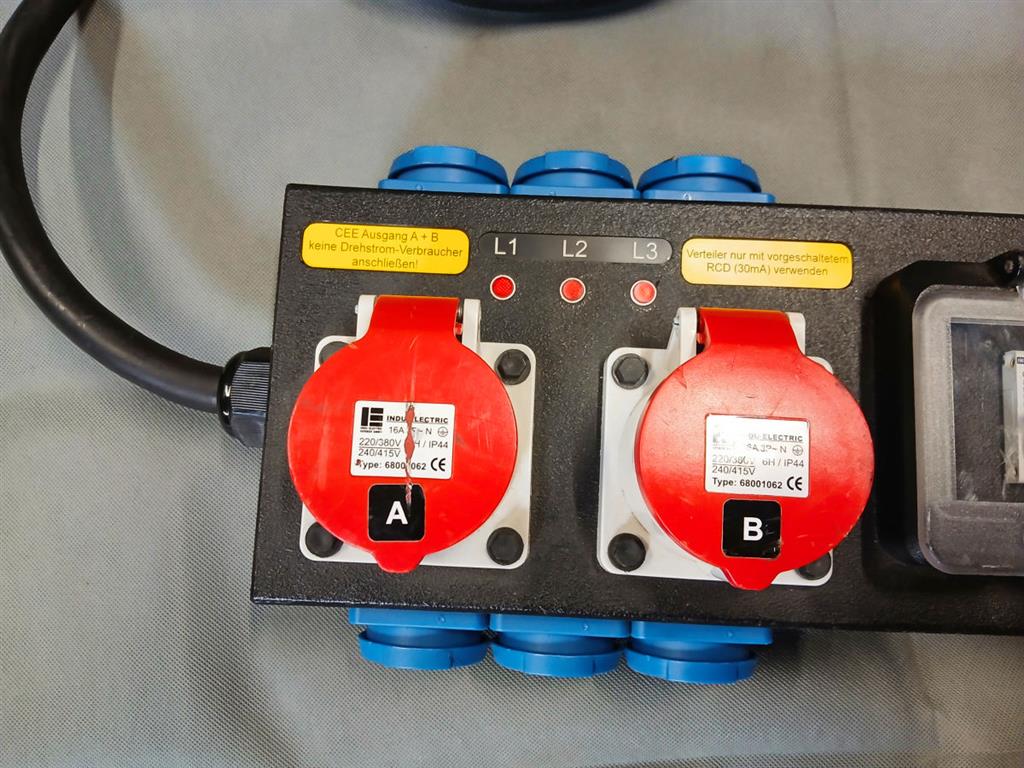 Verteiler CEE 32A auf 2x CEE 16A, 6x Schuko – Bild 4