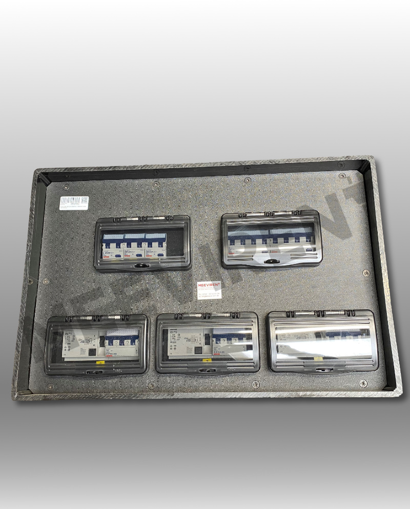Verteiler CEE 125A auf 3x CEE 63A, 1x CEE 32A, 1x CEE 16A, 3x Schuko